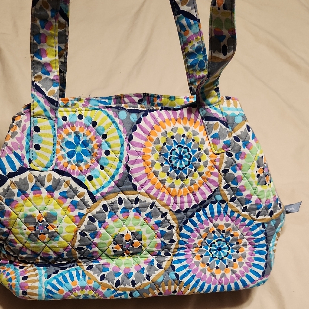 Vera Bradley Sunny Medallion Triple Compartmnt Shoulder Bag.